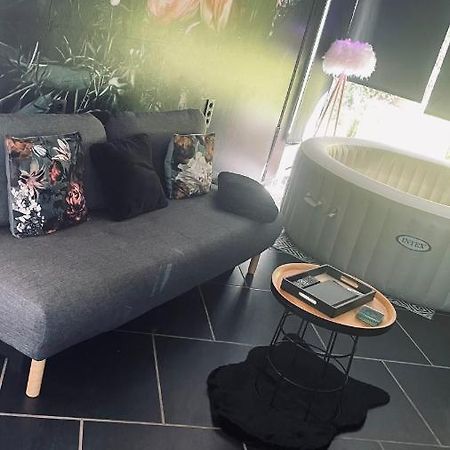 loft d Isa avec wifi netflix Lägenhet Gesves Exteriör bild