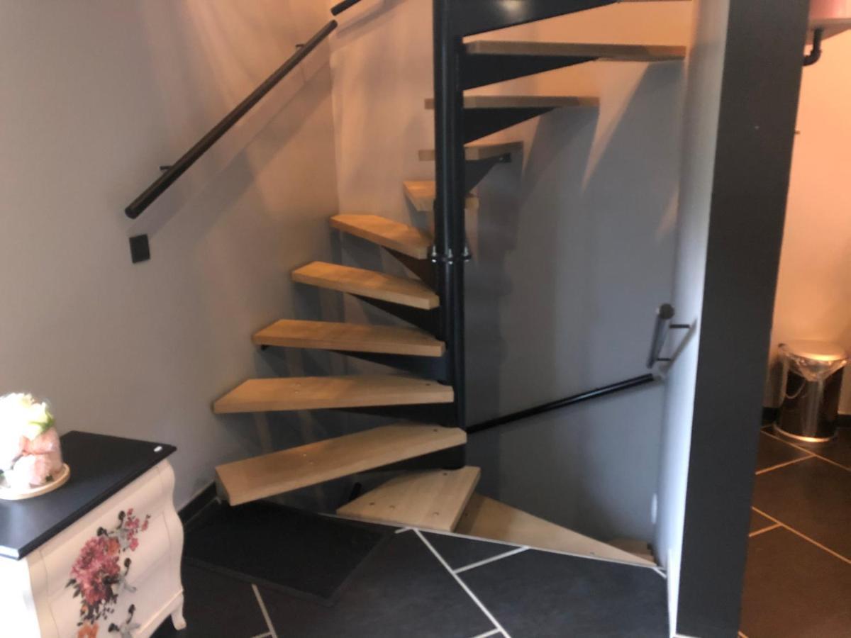 loft d Isa avec wifi netflix Lägenhet Gesves Exteriör bild