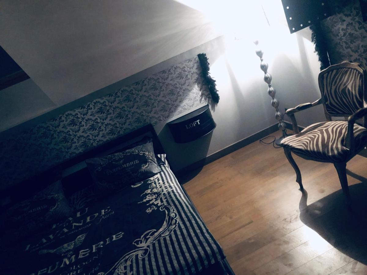 loft d Isa avec wifi netflix Lägenhet Gesves Exteriör bild