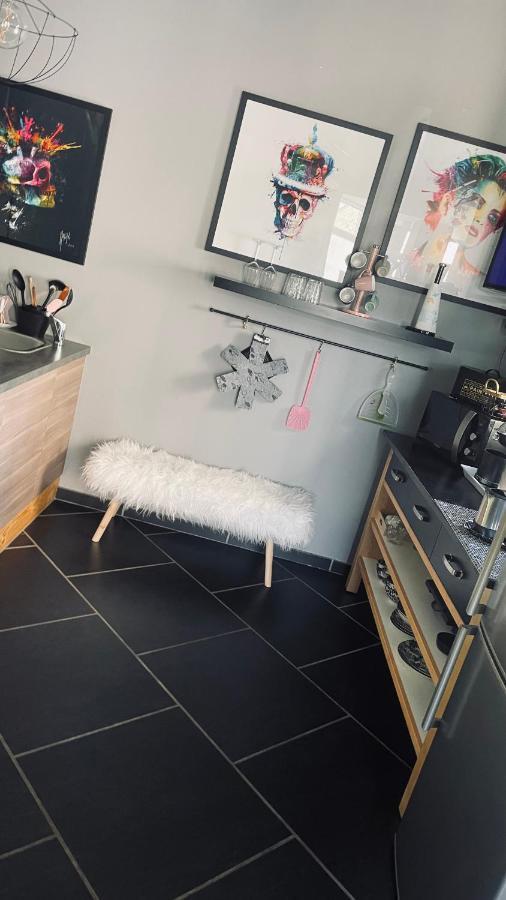 loft d Isa avec wifi netflix Lägenhet Gesves Exteriör bild