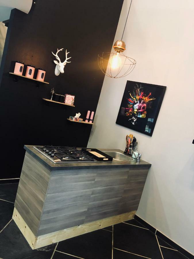 loft d Isa avec wifi netflix Lägenhet Gesves Exteriör bild