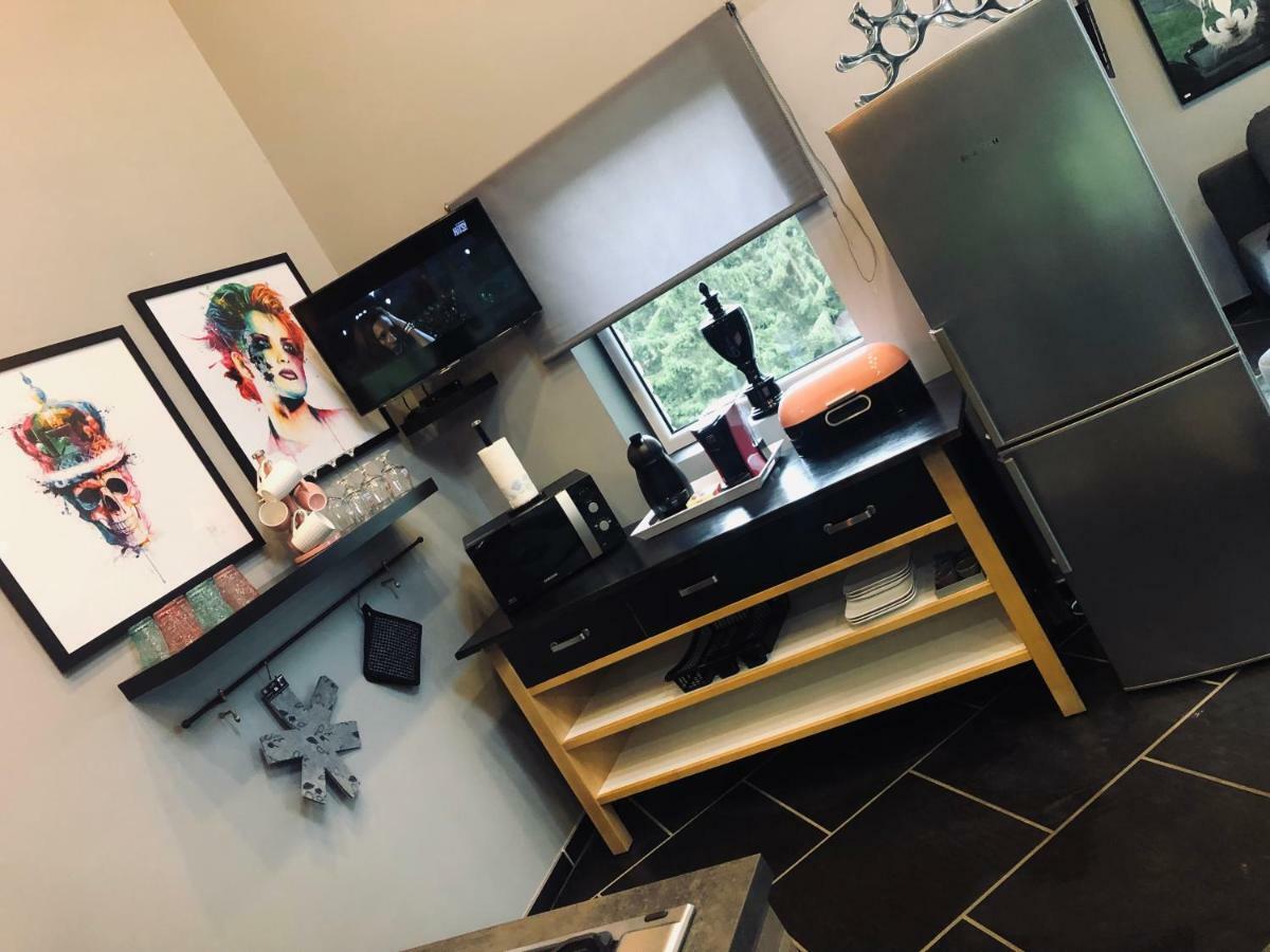 loft d Isa avec wifi netflix Lägenhet Gesves Exteriör bild