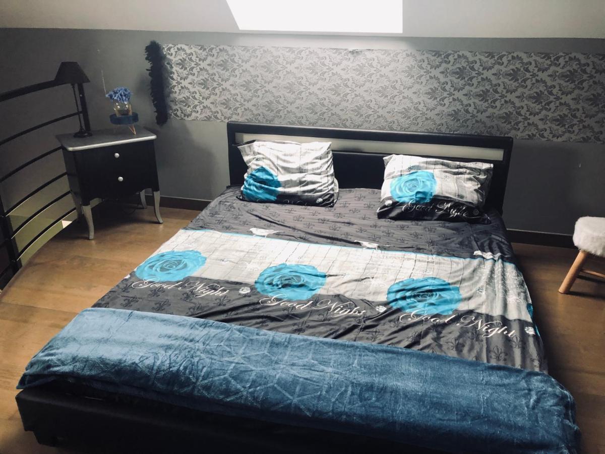 loft d Isa avec wifi netflix Lägenhet Gesves Exteriör bild