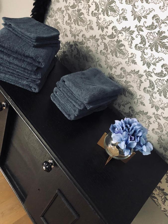 loft d Isa avec wifi netflix Lägenhet Gesves Exteriör bild