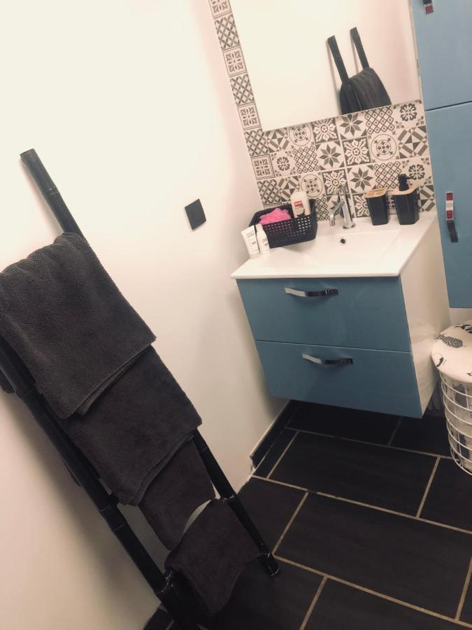 loft d Isa avec wifi netflix Lägenhet Gesves Exteriör bild